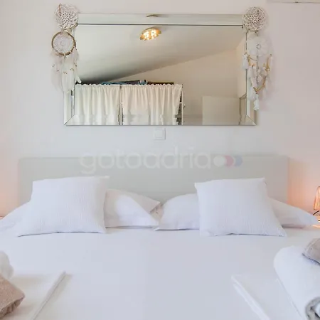 Seaview Karmel Apartman *